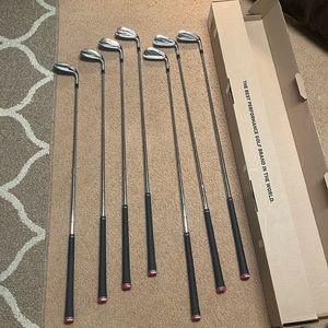 Taylormade Stealth (2022) Iron Set AW-5 Iron, used.